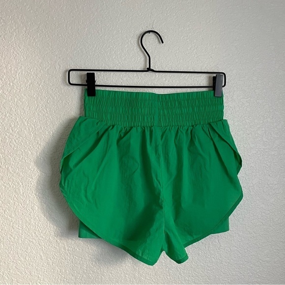 All In Motion Women’s Translucent Tulip Activewear Shorts XS Green - Picture 4 of 11